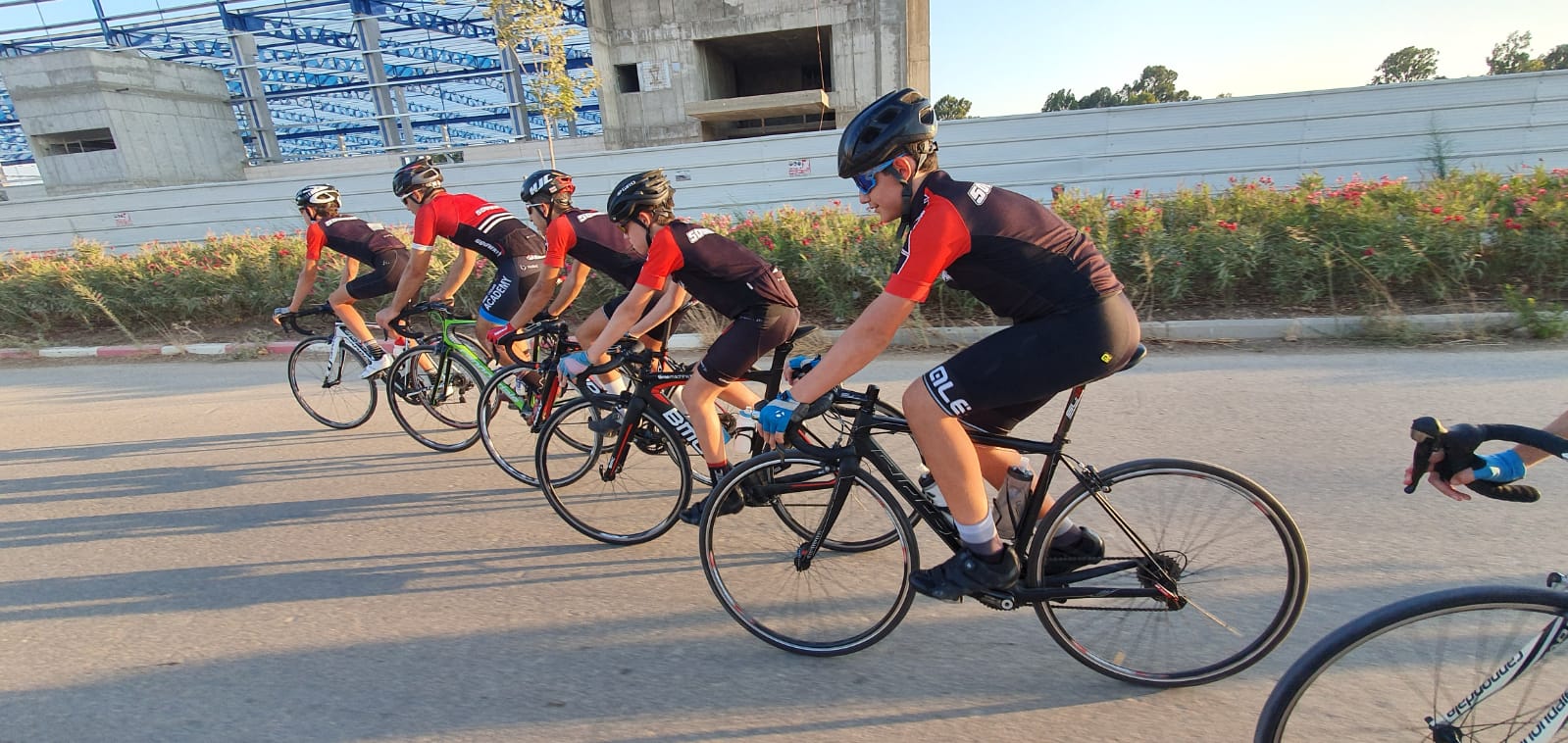 נבחרת הרוכבים התחרותיים של מועדון האופניים 500 וואט עמקים